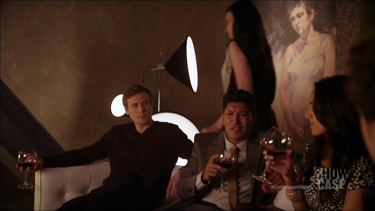 Continuum.S01E01.720p.HDTV.x264-2HD.mkv_000162746.jpg