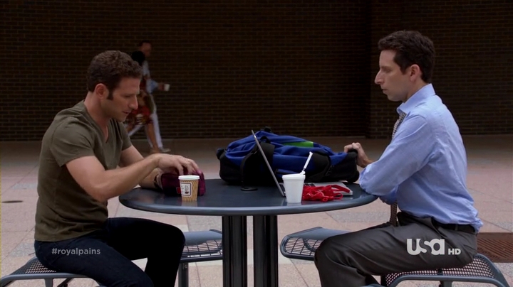 Royal.Pains.S04E11.HDTV.x264-EVOLVE.mp4_002129836.jpg