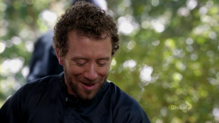 Bones.S08E04.HDTV.x264-LOL.mp4_000237362.jpg